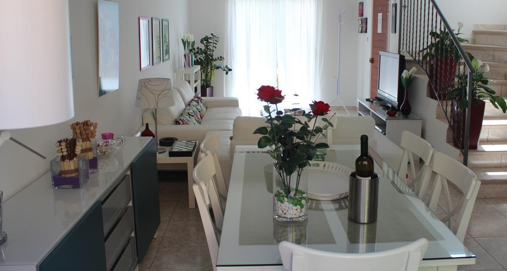 Estia Luxury Maisonette Paphos Værelse billede