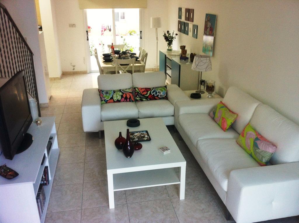 Estia Luxury Maisonette Paphos Værelse billede